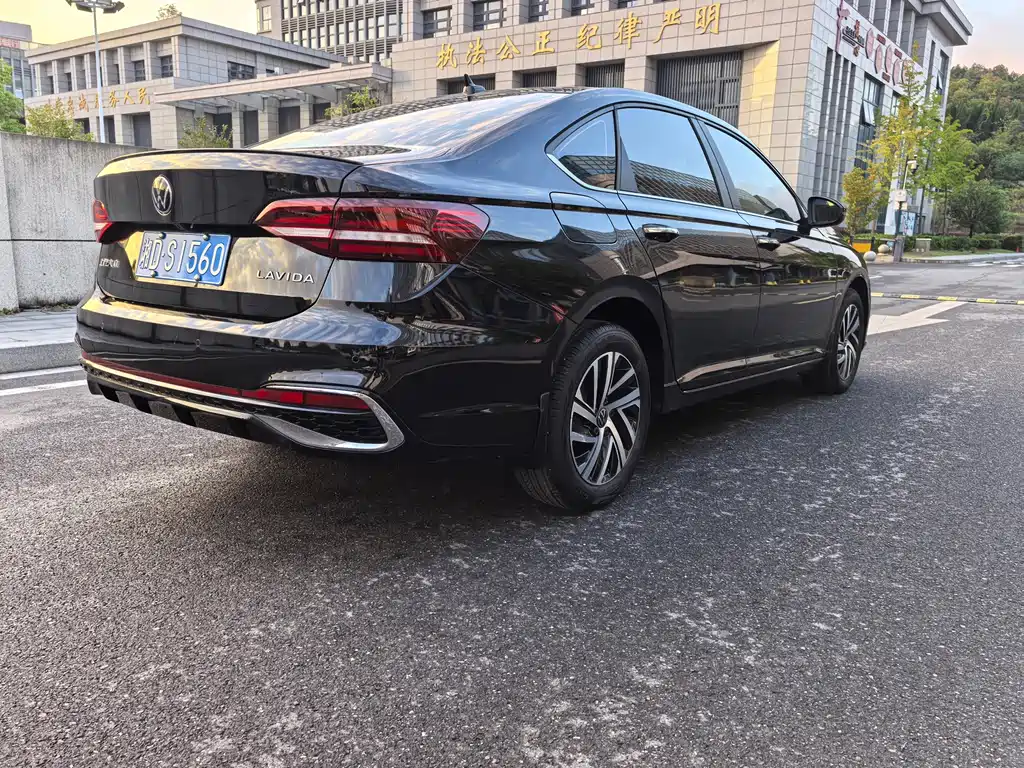 Volkswagen Lavida — миниатюра 7