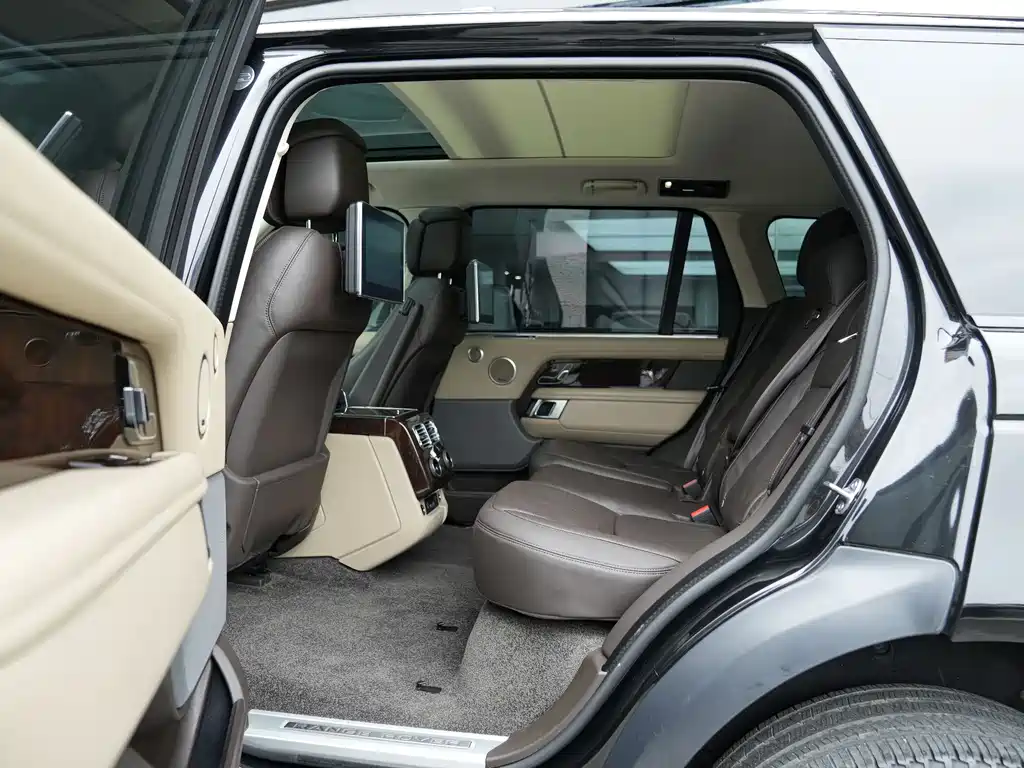 Land Rover Range Rover 2022 3.0 L6 400PS