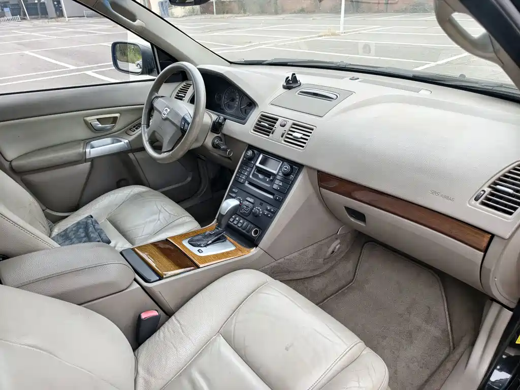Volvo XC90 — миниатюра 9