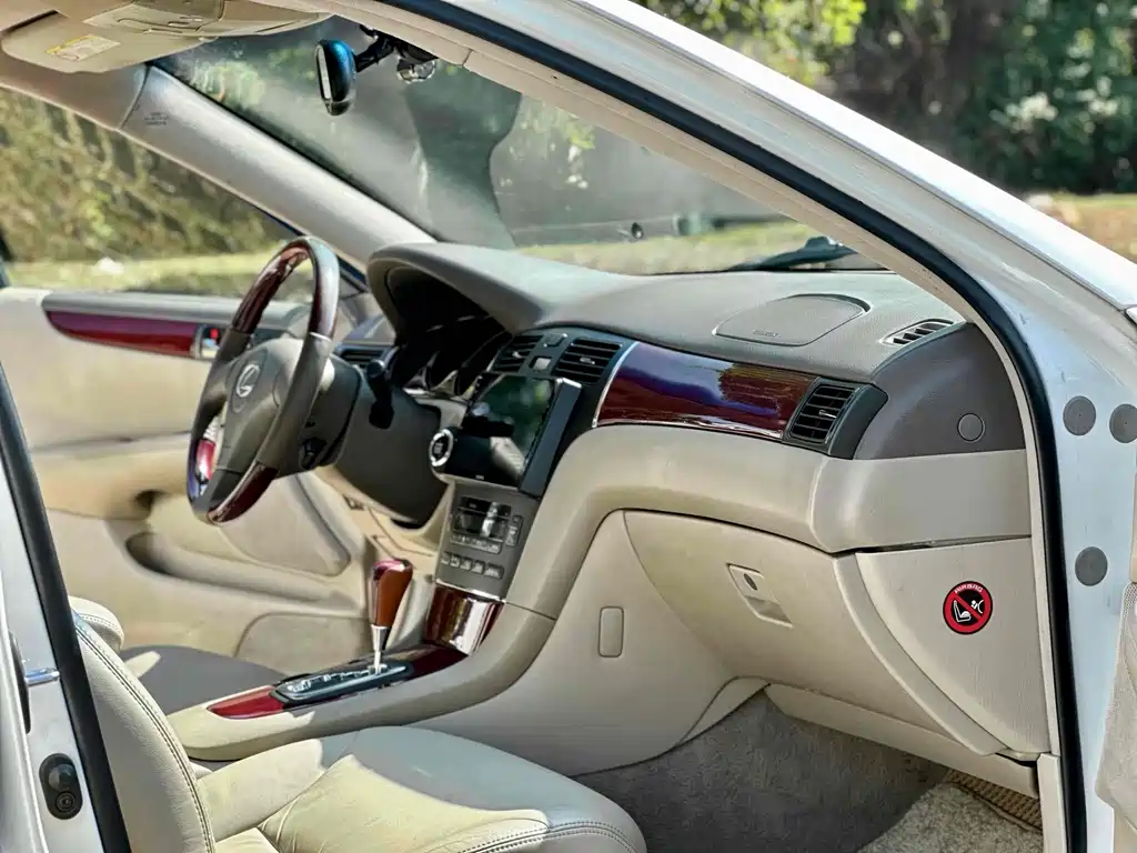 Lexus ES — миниатюра 14