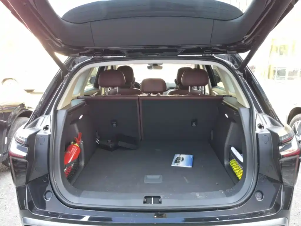 Hongqi Hongqi HS3 PHEV — миниатюра 19