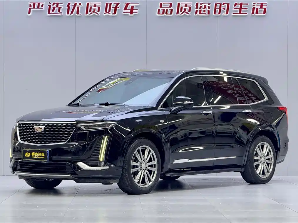 CADILLAC XT6