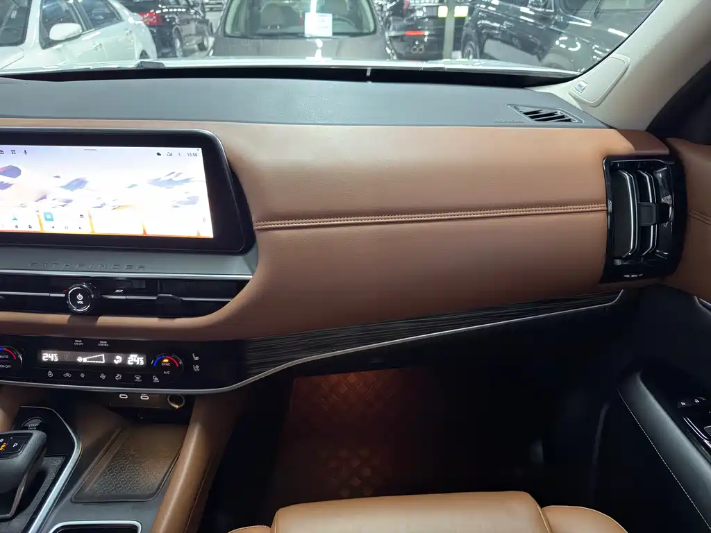 NISSAN EXPLORING THE LAND