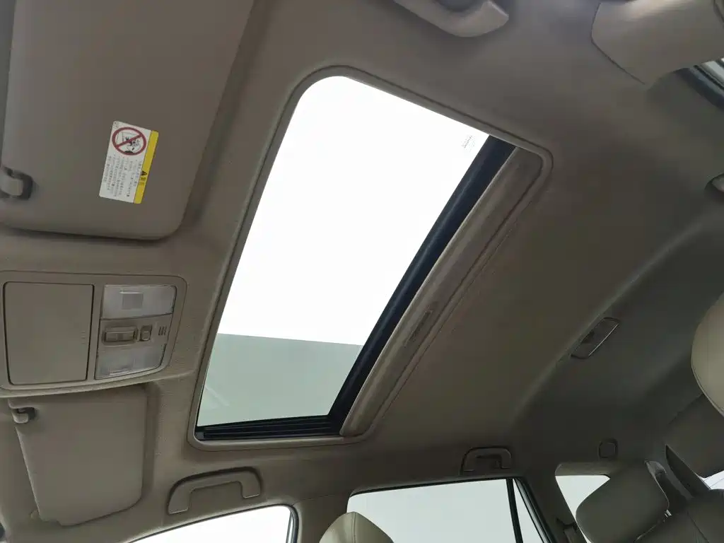 Toyota RAV4 — миниатюра 14