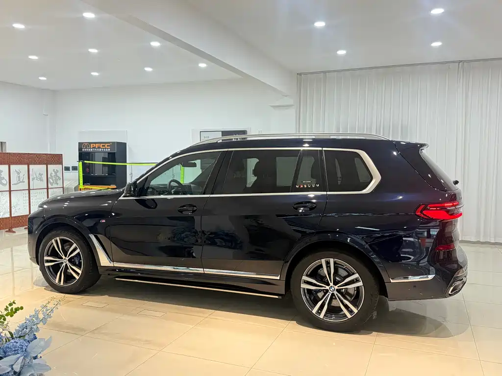 BMW X7 2023 xDrive40i Premium M Sport