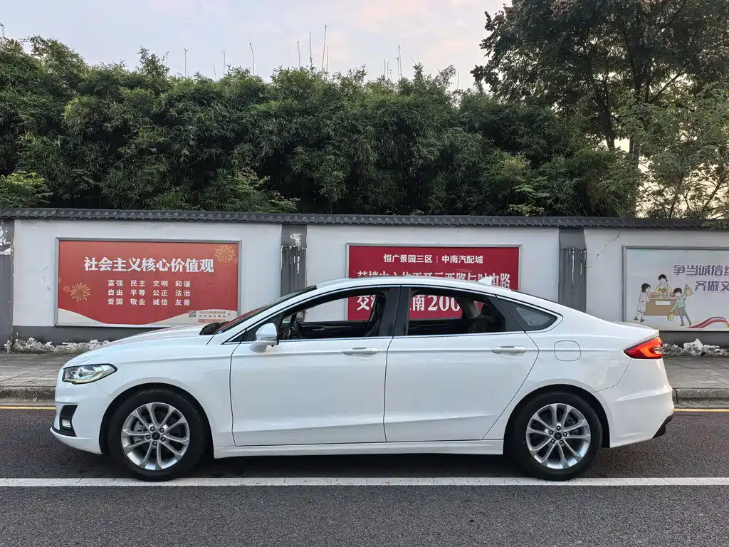 Ford Mondeo — миниатюра 14
