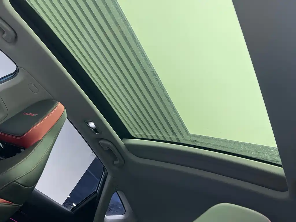 Geely Emgrand S - фото 14