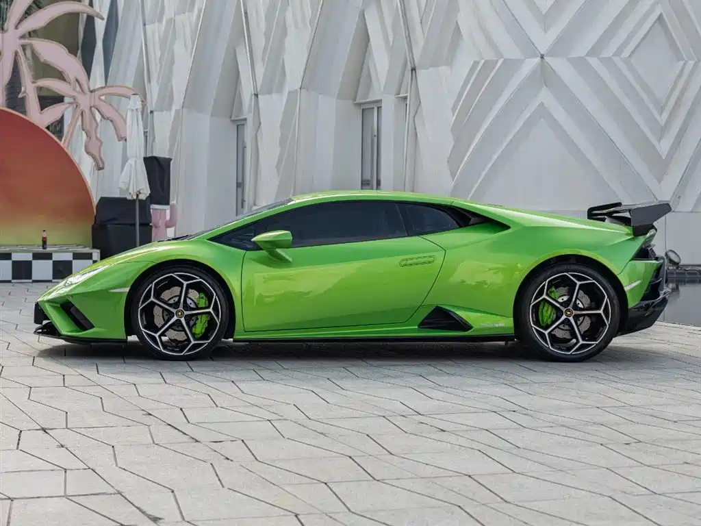 LAMBORGHINI HURACÁN