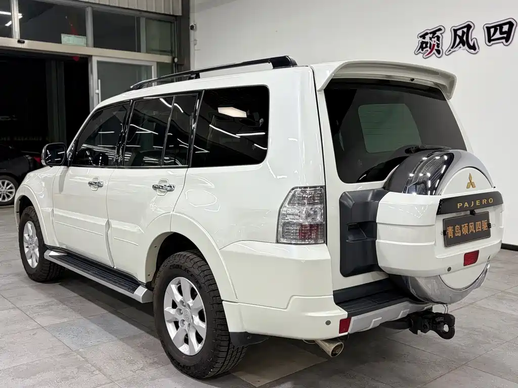 Mitsubishi Pajero (Import) — миниатюра 3