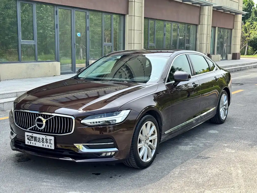 Купить Volvo S90