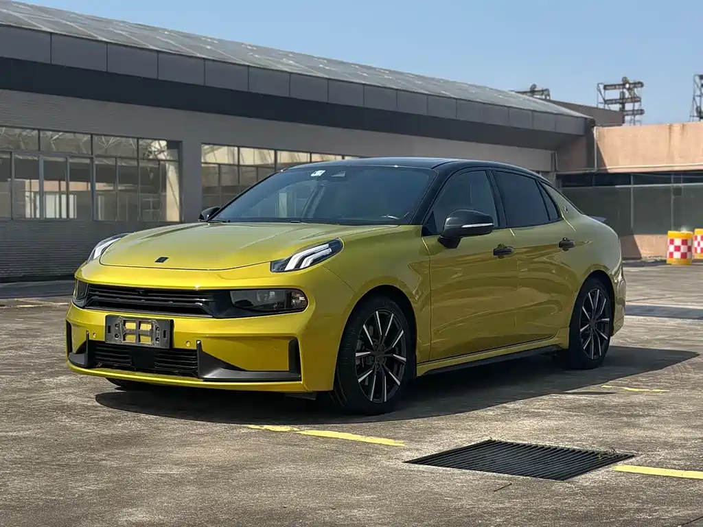 Lynk & Co 03