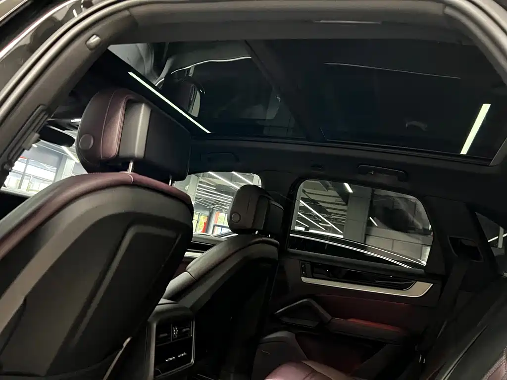 Porsche Cayenne — миниатюра 18