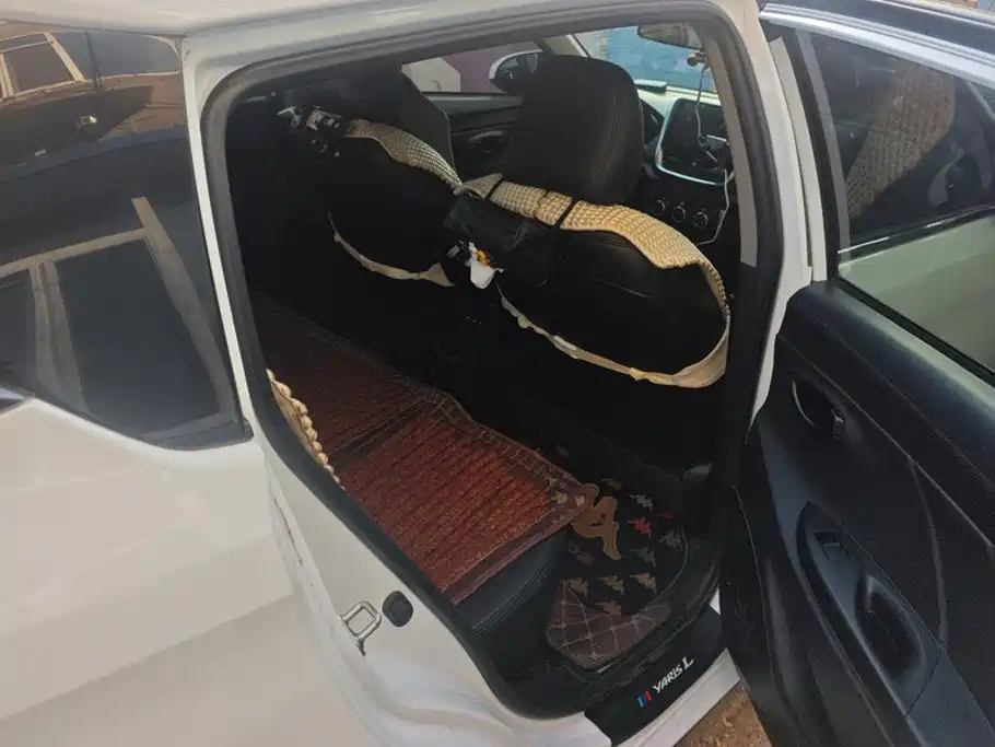 Toyota Yaris L — миниатюра 11