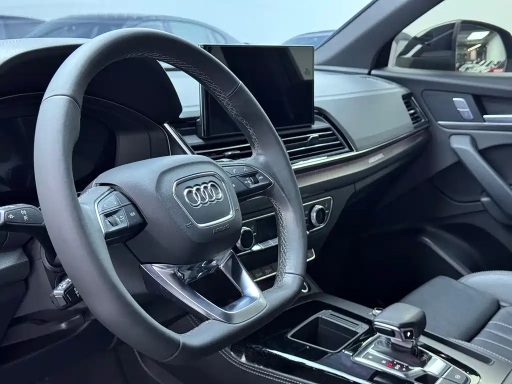Audi Q5L 2023 40T Luxury