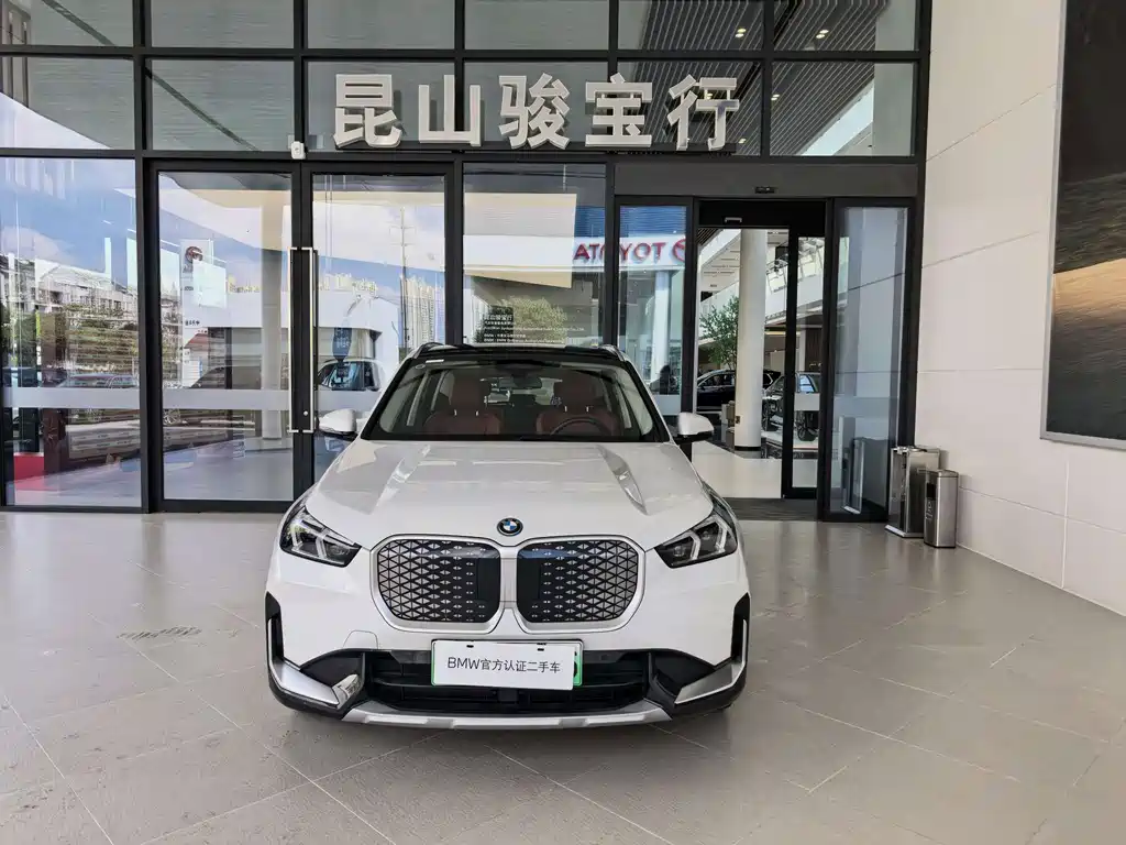 BMW iX1 — миниатюра 8