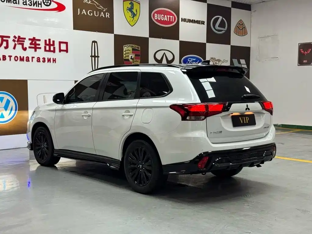 Mitsubishi Outlander — миниатюра 4