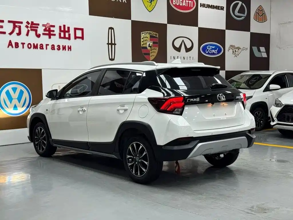 Toyota Yaris L — миниатюра 4