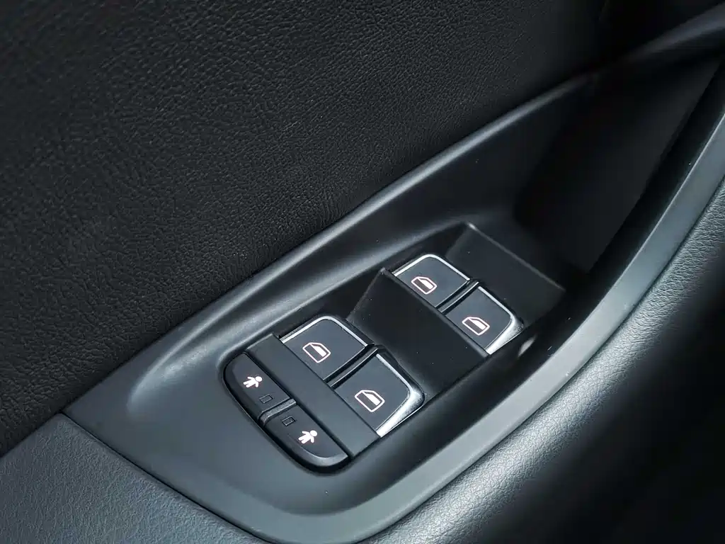 Audi A6L — миниатюра 13