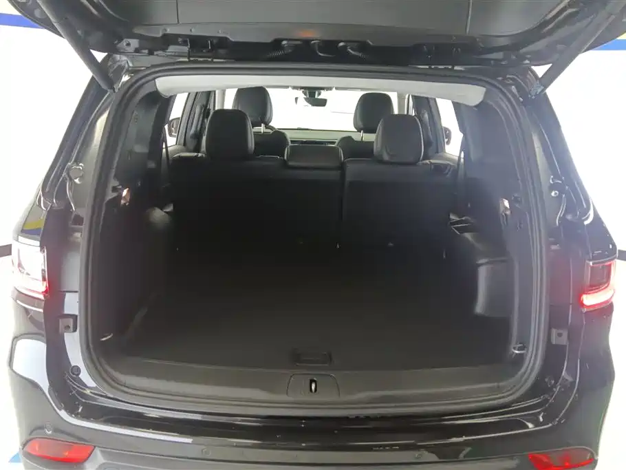 JEEP GRAND COMMANDER