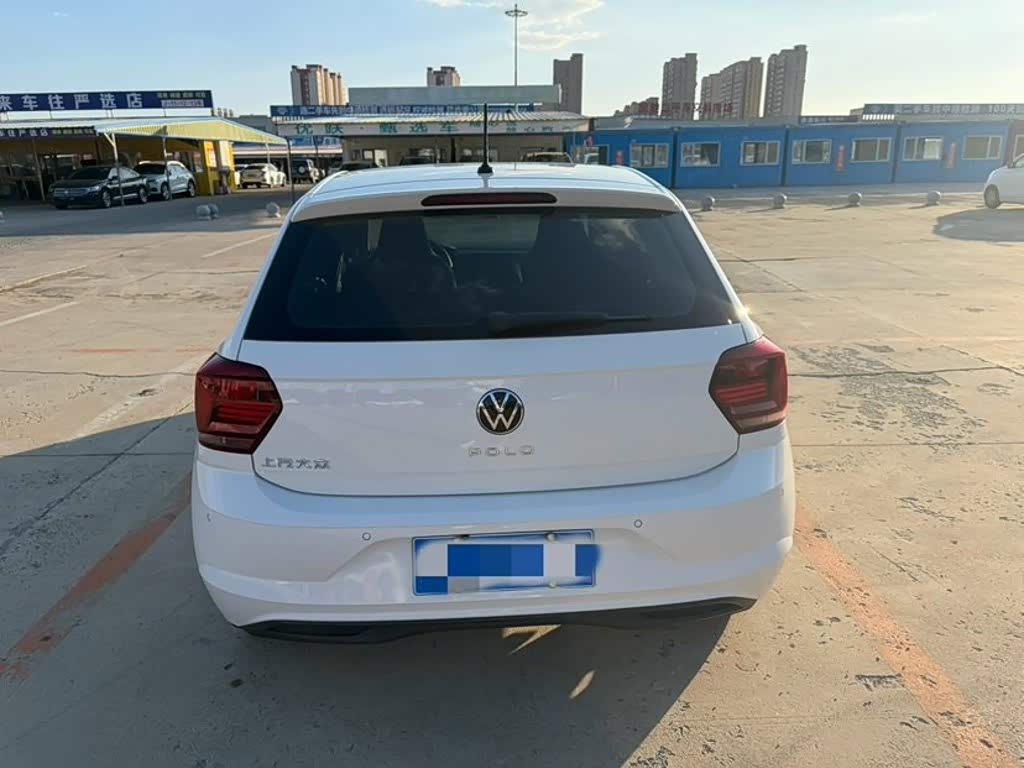 Volkswagen Polo 1.5 л 2022 г. Белый, пробег 42500 км