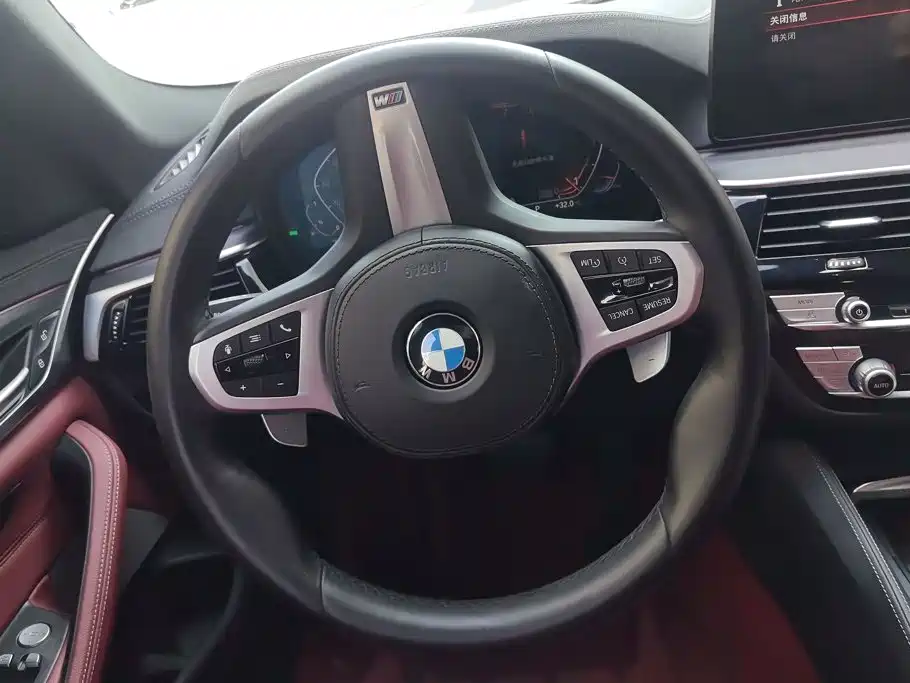 BMW 5 Series — миниатюра 15