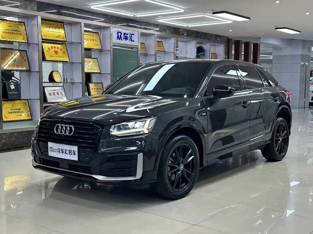 Audi Q2L 2019