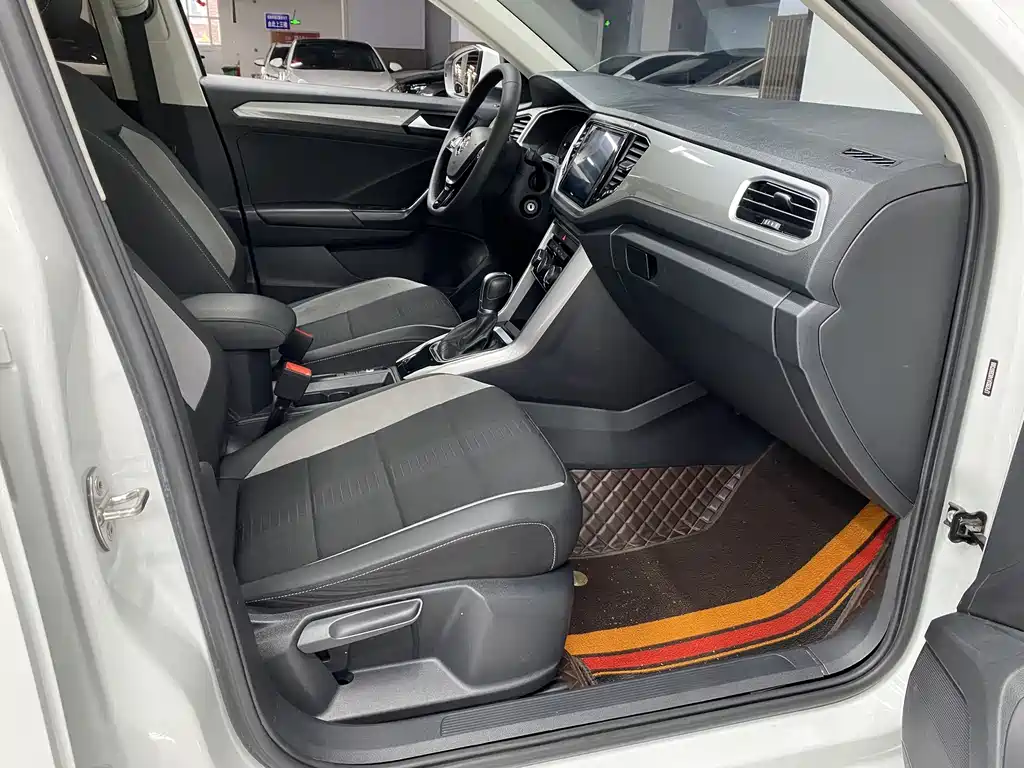 VOLKSWAGEN T ROC EXPLORING SONGS