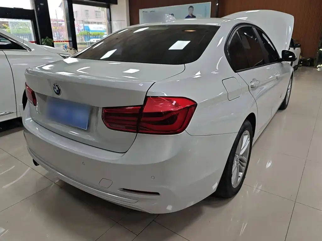 BMW 3 Series — миниатюра 7
