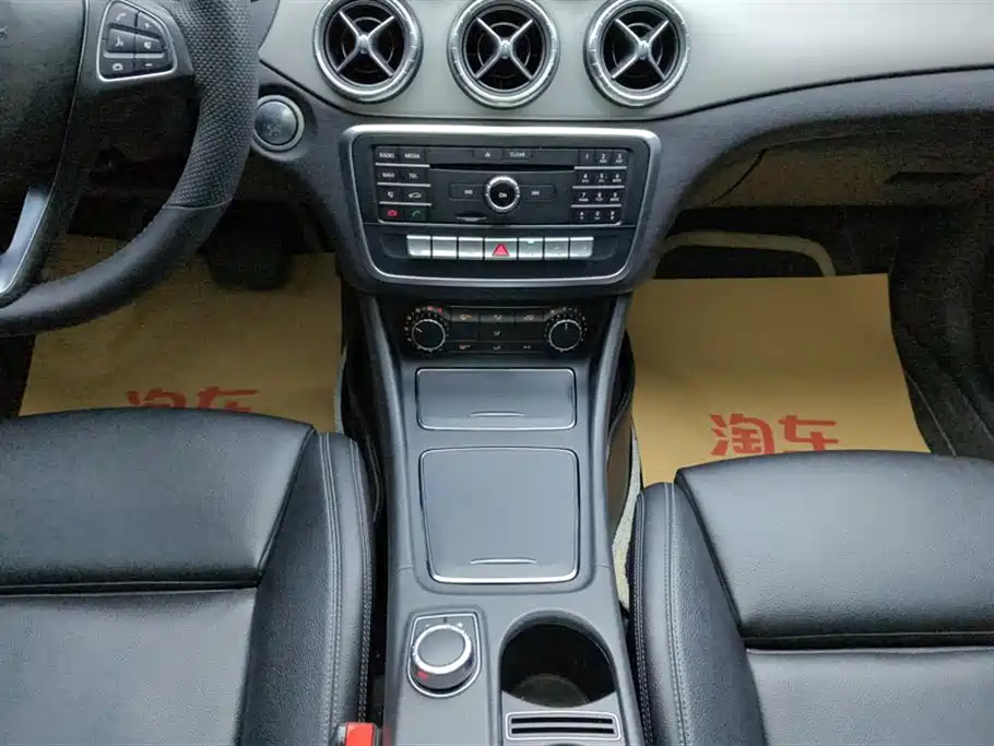 MERCEDES-BENZ CLA