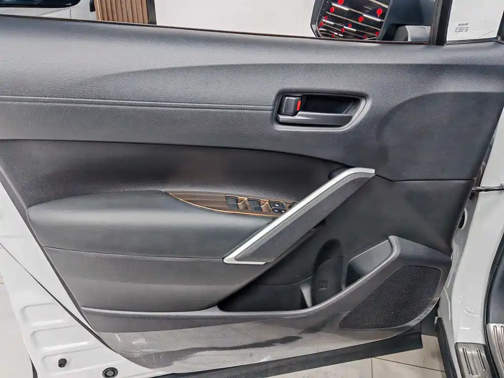 TOYOTA COROLLA SHARP AMPLIFIER