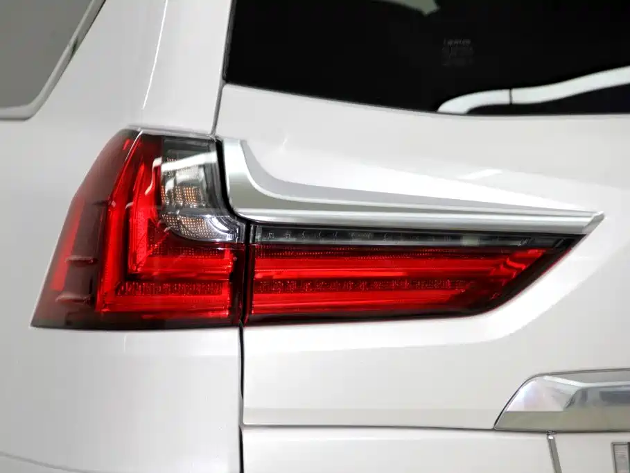 Lexus LX — миниатюра 30