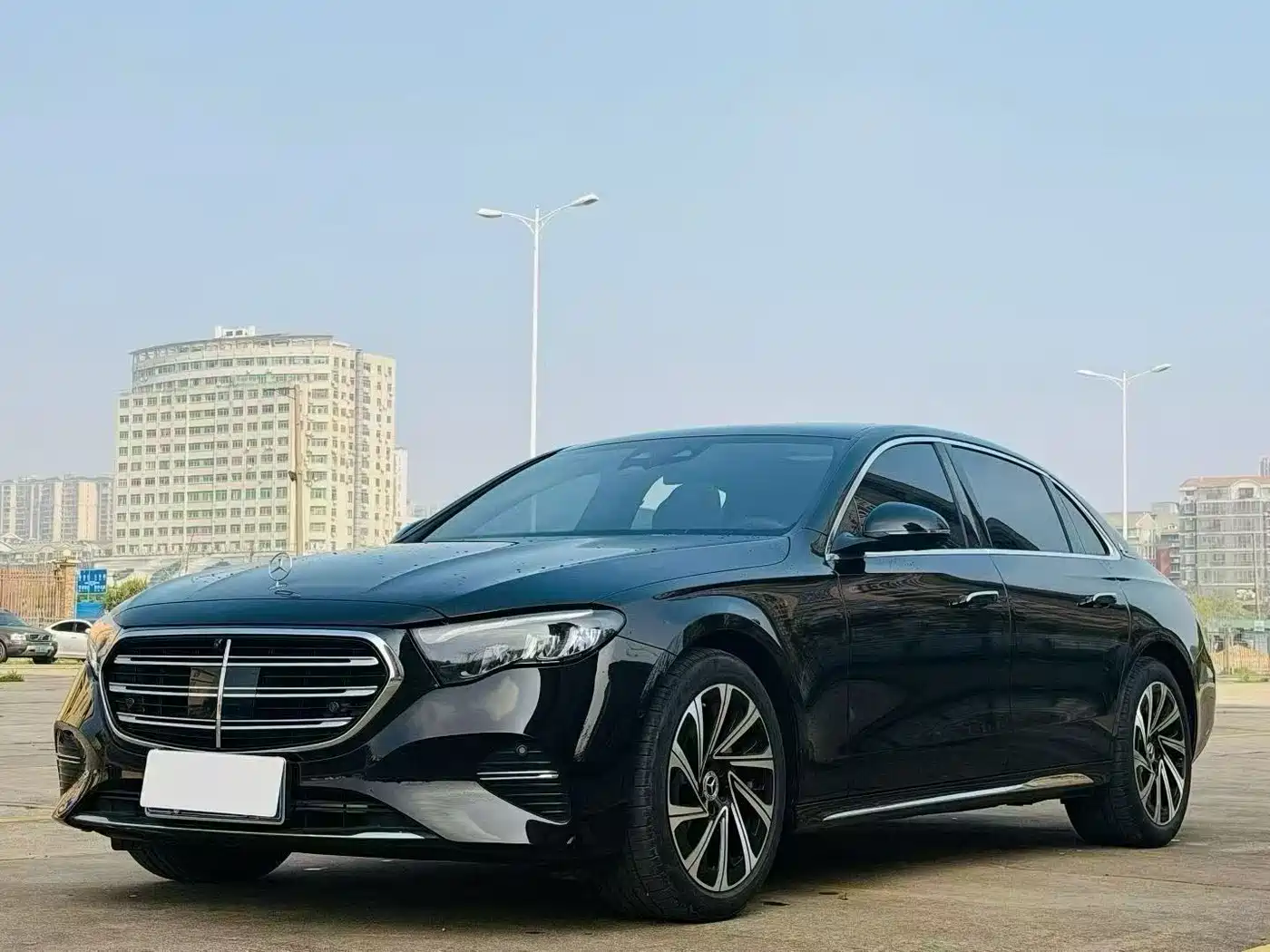 奔驰E级 2024款 E 300 L 豪华型 2024
