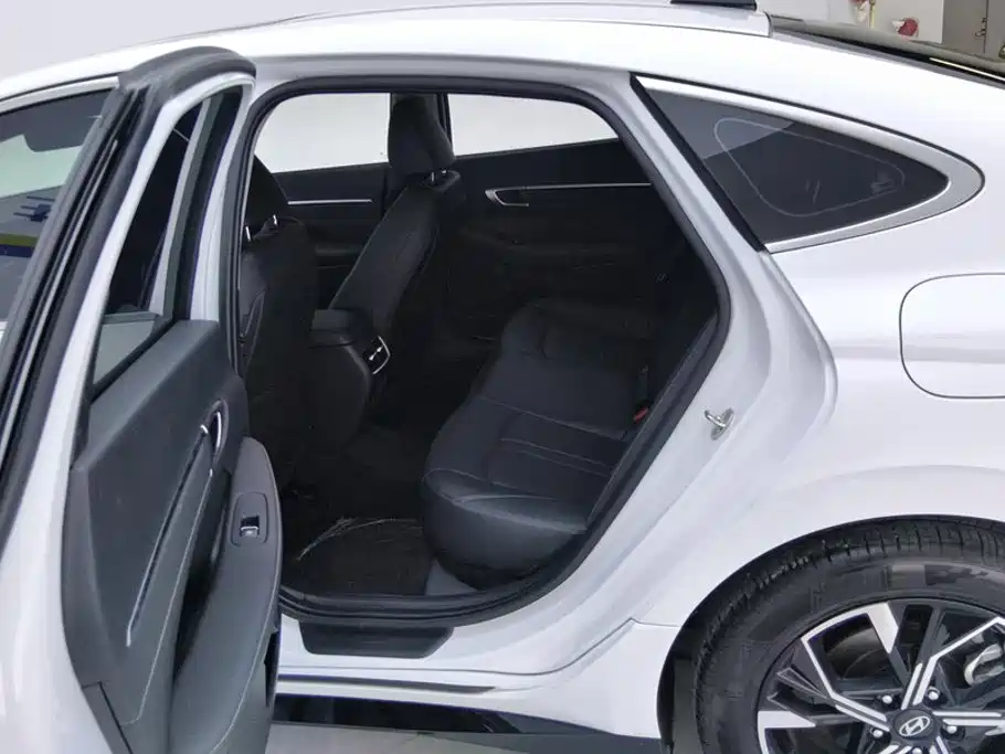 Hyundai Sonata — миниатюра 11
