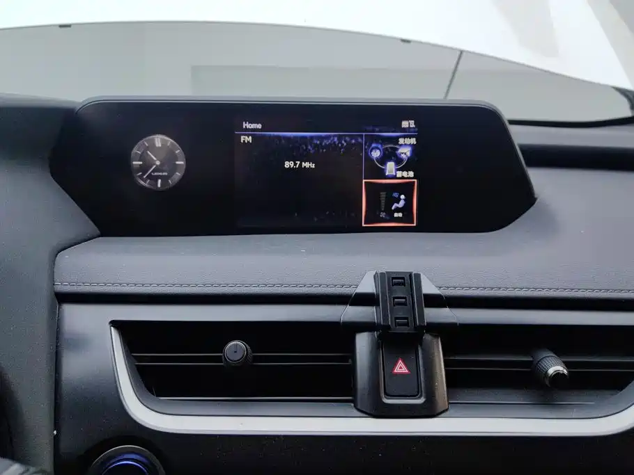 Lexus UX — миниатюра 13