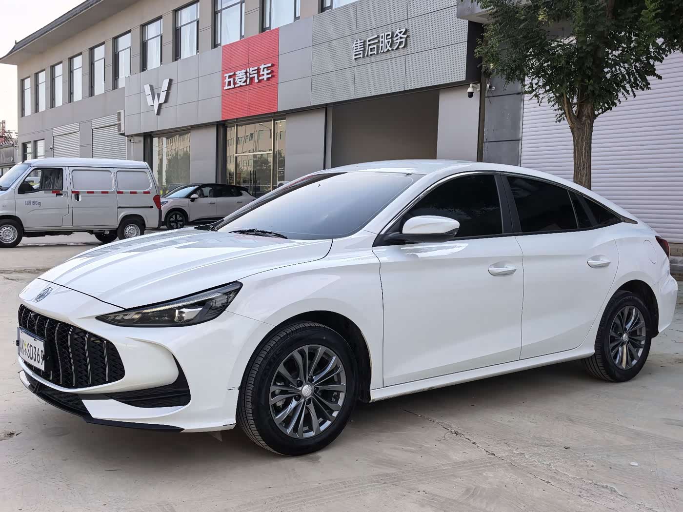 MG MG5 1.5 л 2025 г. Белый, пробег 38000 км
