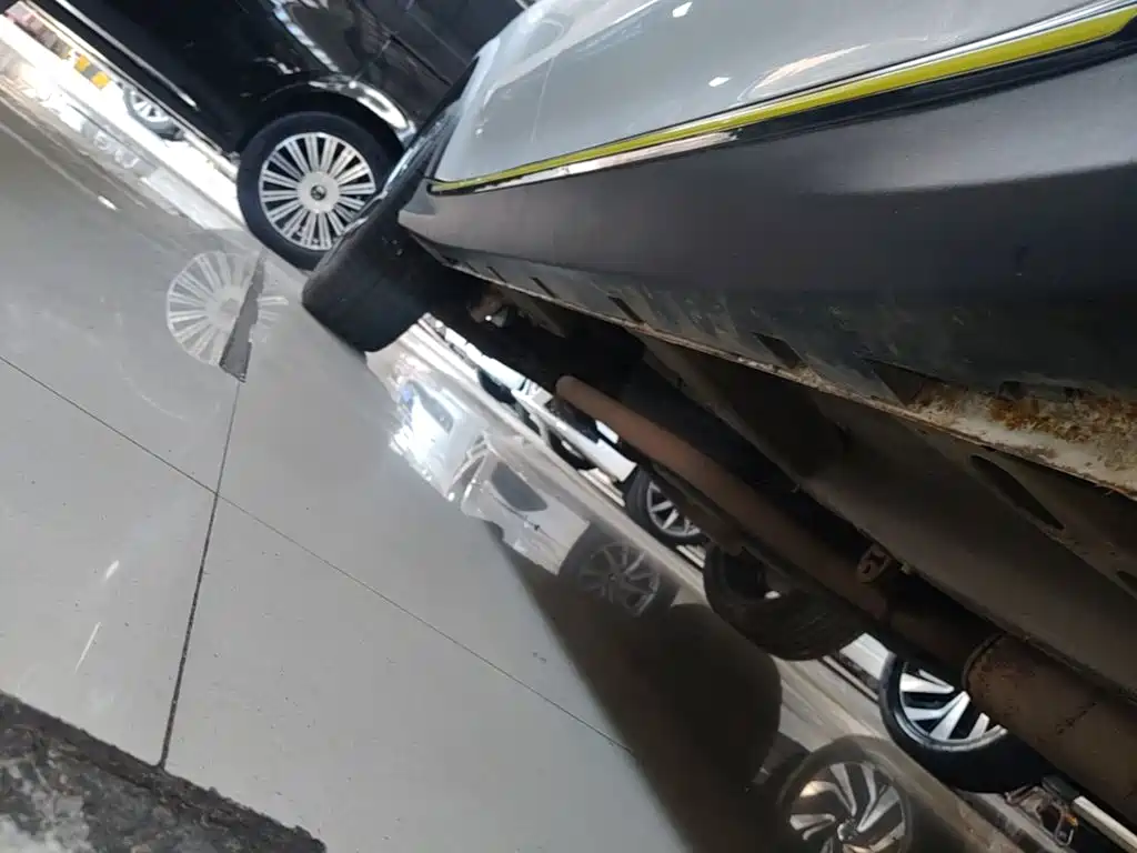 Roewe RX5 — миниатюра 21