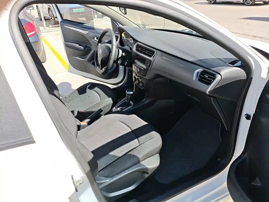 Citroen Elysee — миниатюра 12