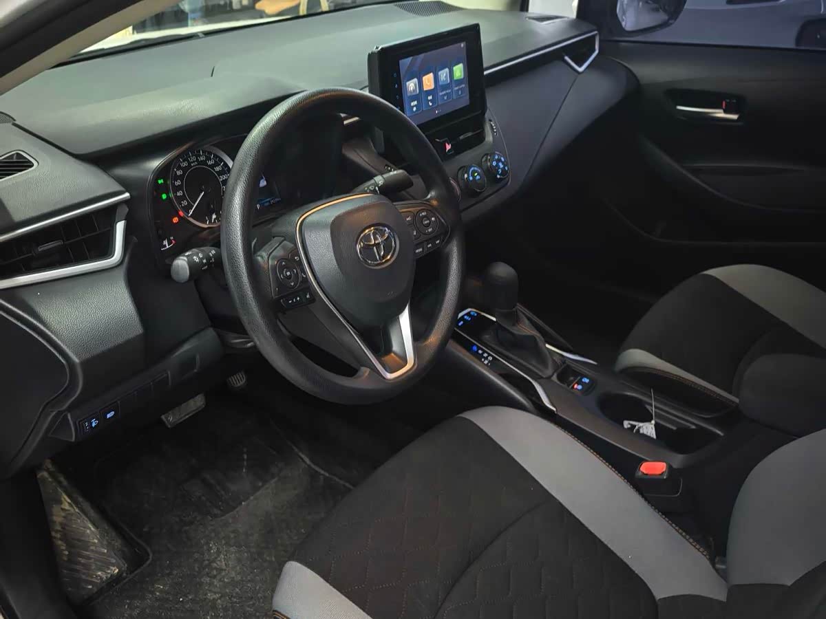 Toyota Corolla 1.2 л 2022 г. Белый, пробег 29000 км
