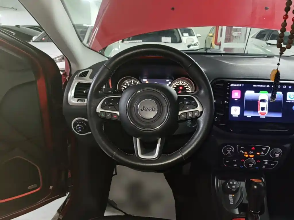 Jeep Compass — миниатюра 11