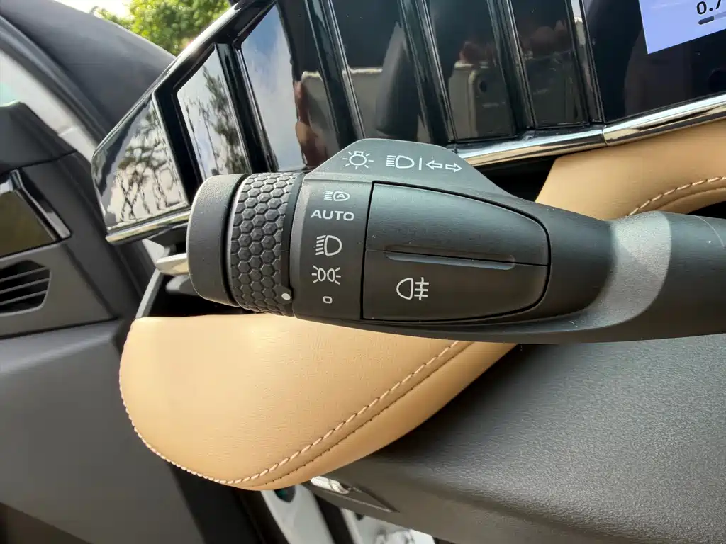 Geely Boyue L — миниатюра 18