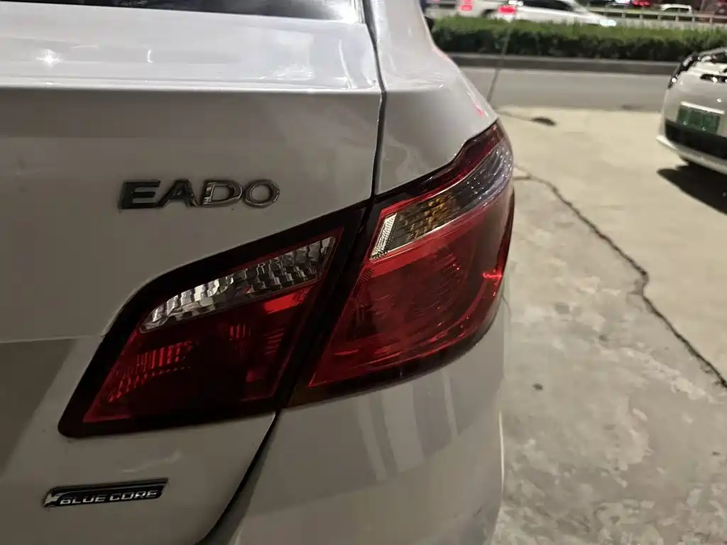 Changan Eado — миниатюра 8