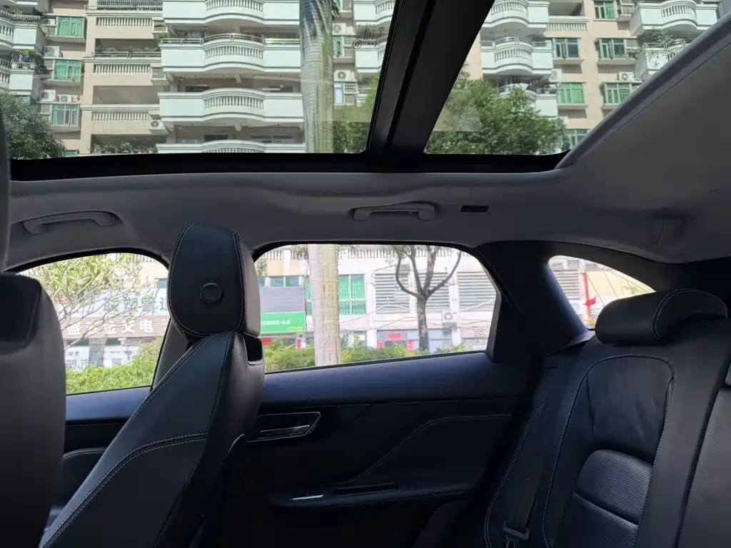 Jaguar F-PACE — миниатюра 11