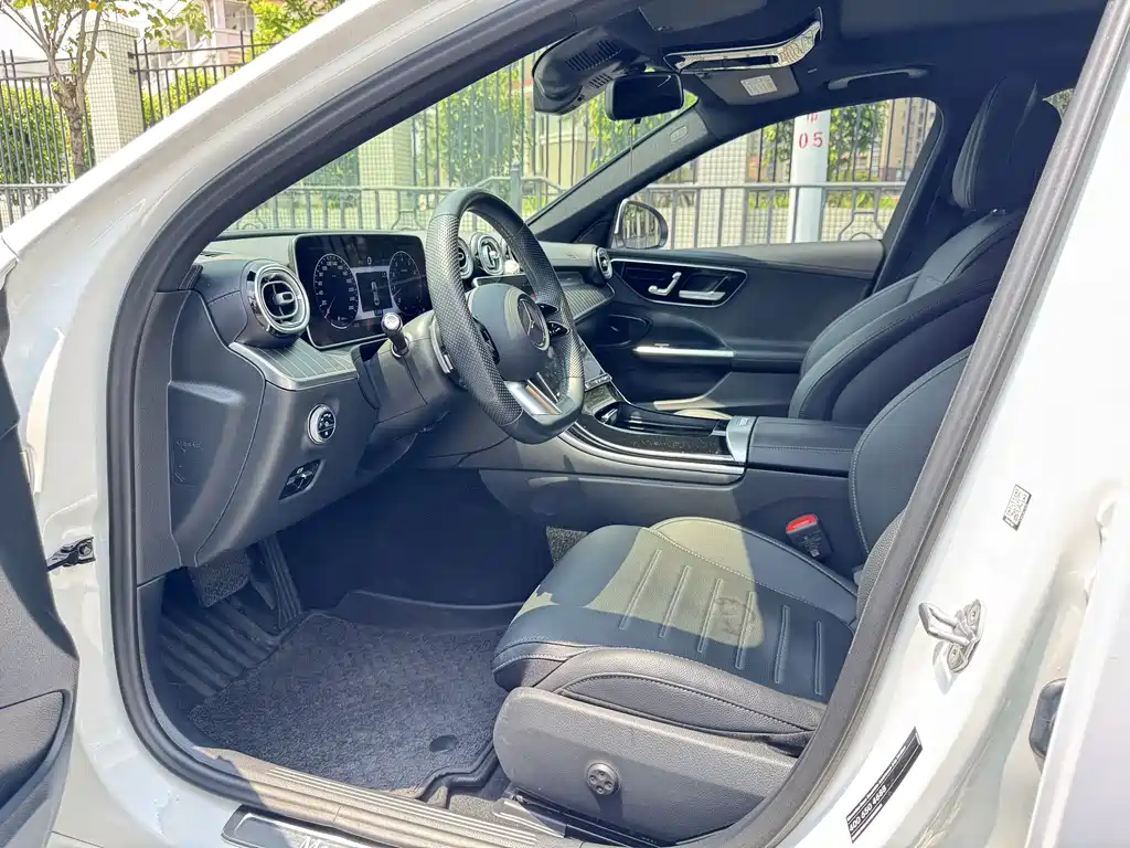 Mercedes-Benz C-Class — миниатюра 4