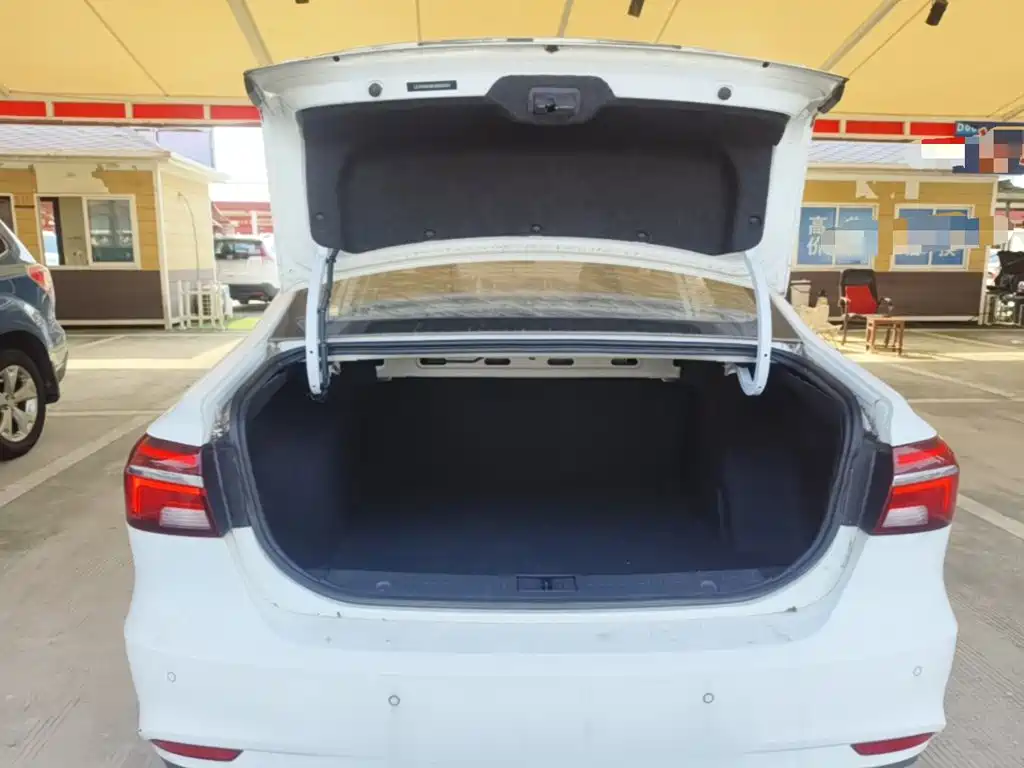 Roewe i6 Classic — миниатюра 19