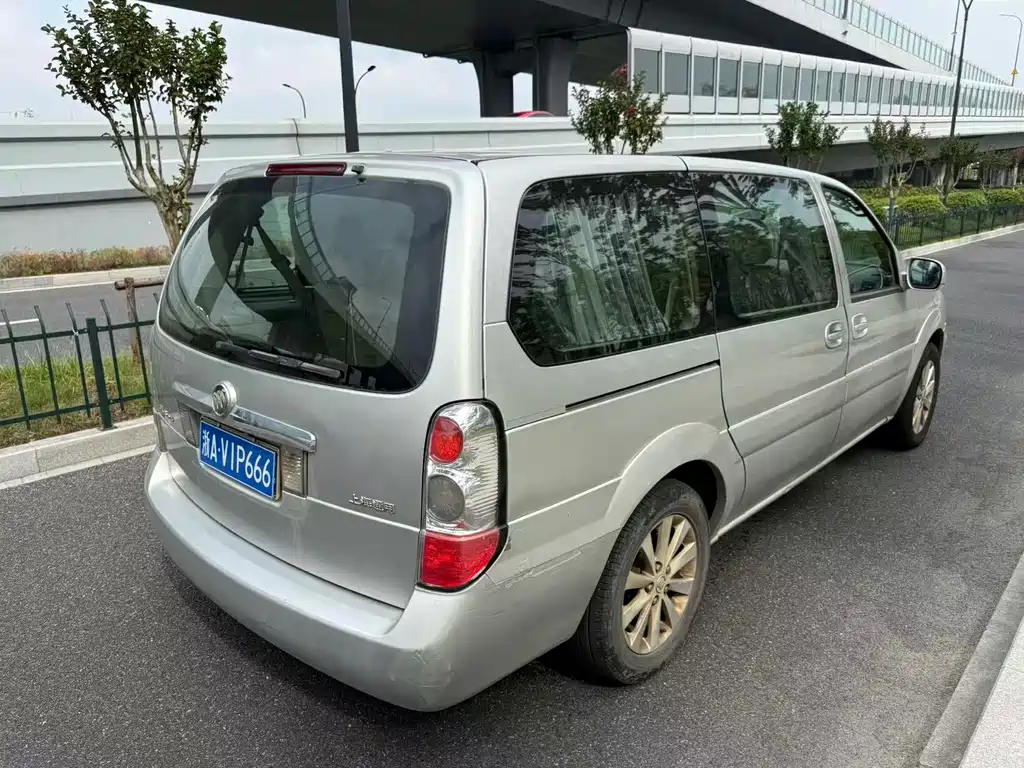 Buick GL8 — миниатюра 6