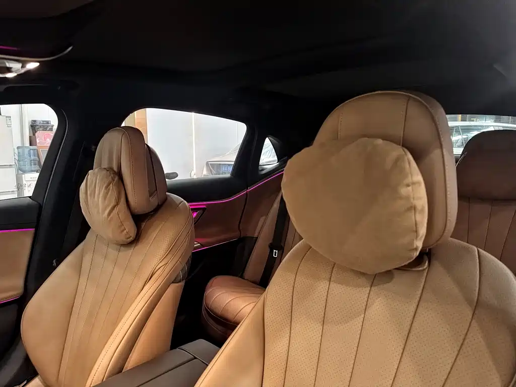Mercedes-Benz E-Class — миниатюра 16
