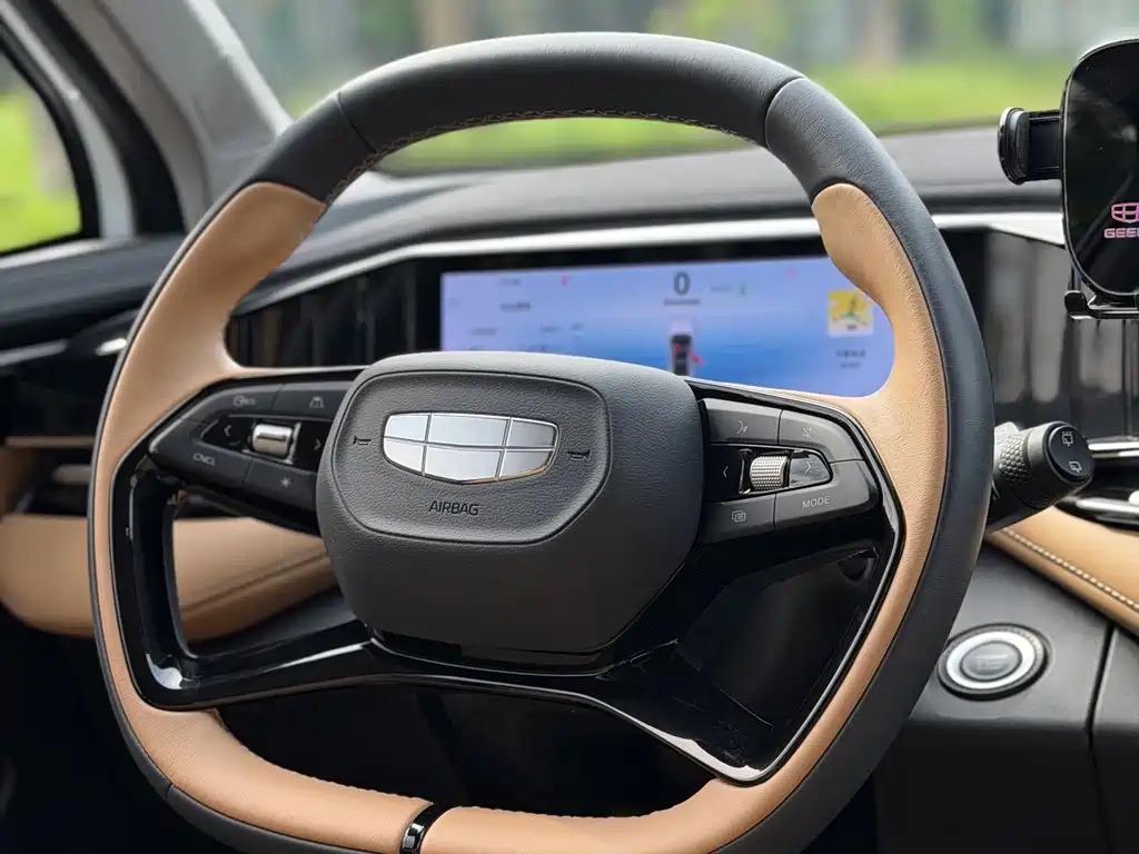 Geely Boyue L — миниатюра 33