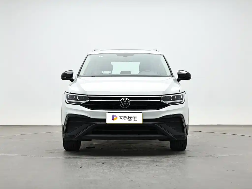 Volkswagen Tiguan L — миниатюра 2
