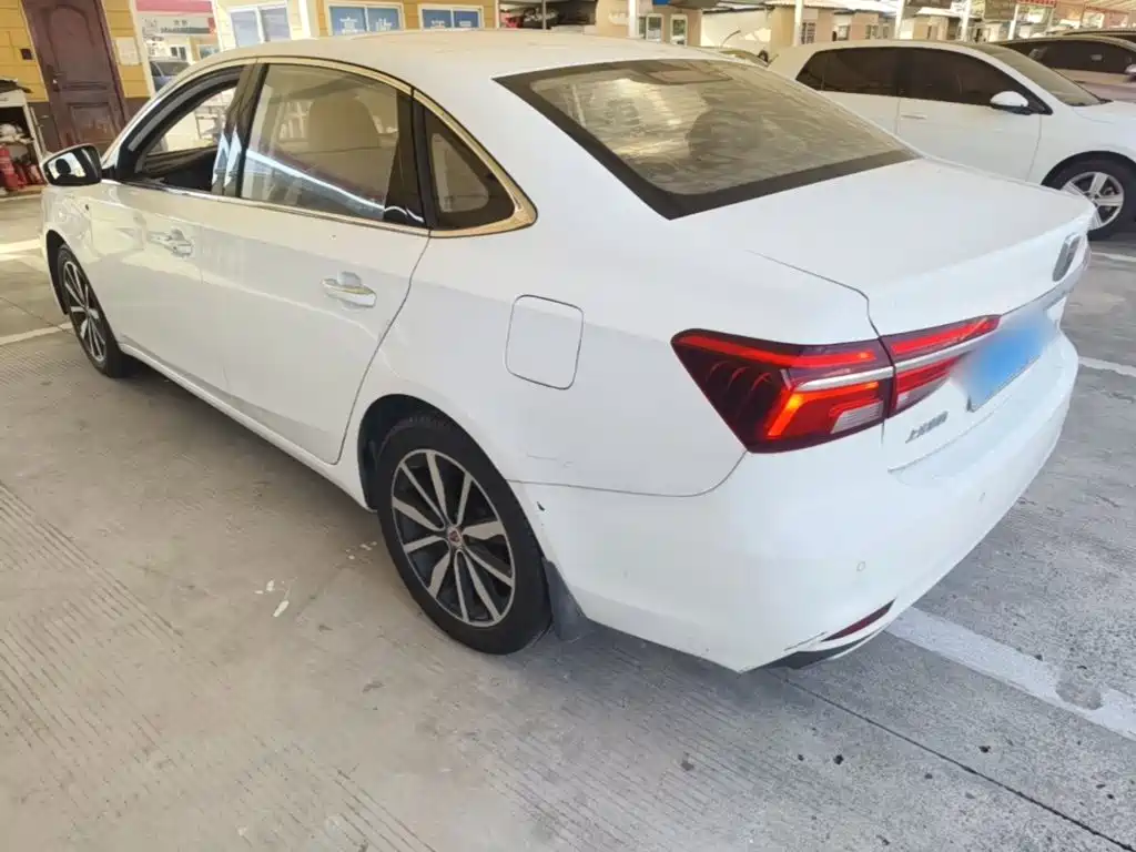 Roewe i6 Classic — миниатюра 5