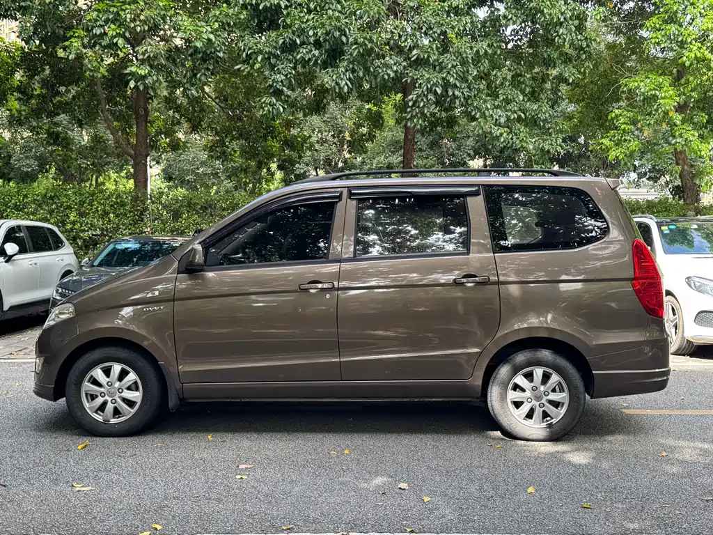 Wuling Hongguang — миниатюра 7